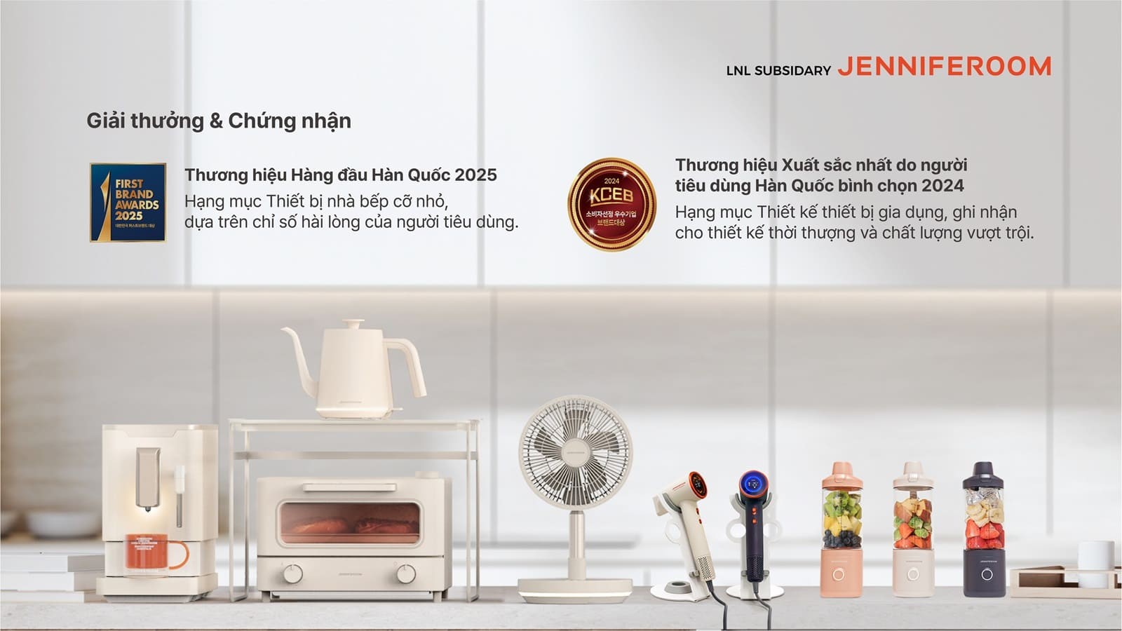 jenniferoom-thuong-xuyen-nhan-duoc-giai-thuong-ve-thuong-hieu-trong-nhung-nam-gan-day-1755267660.jpg