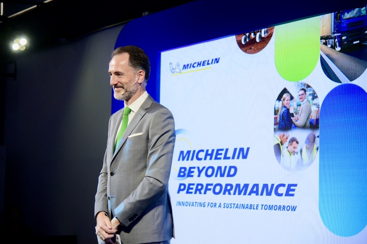 14-ong-manuel-fafian-chu-tich-kiem-giam-doc-dieu-hanh-michelin-khu-vuc-chau-a-thai-binh-duong-tu-hao-chia-se-ve-hanh-trinh-chuyen-minh-cua-michelin-1761629679.jpg