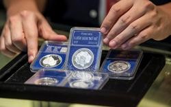 FED giữ nguyên lãi suất, giá bạc bật tăng