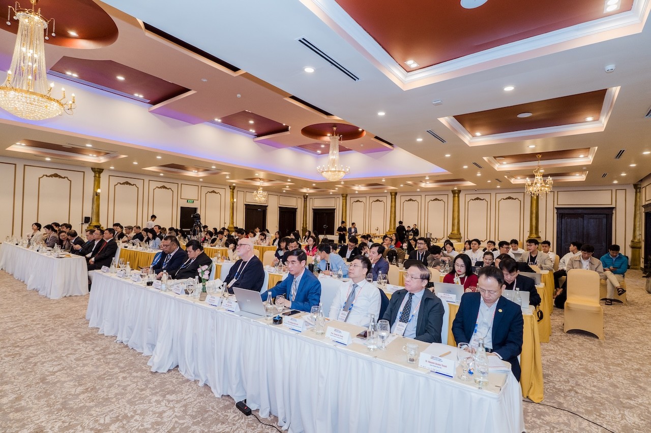 Hanwha Life tài trợ Hội thảo Kinh tế số và Đổi mới Công nghệ Tài chính DeFi 2025