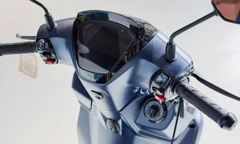 Hãng xây nhà máy ở Bình Dương ra mắt xe tay ga hybrid đầu tiên: phanh ABS, siêu tiết kiệm xăng, đe dọa thay thế Honda SH125