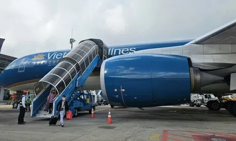 Vé Tết vẫn "sốt cao"