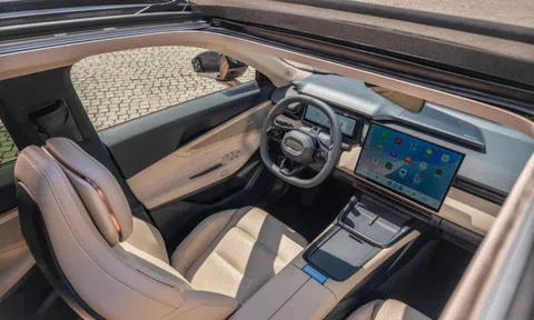 Chủ xe đánh giá trải nghiệm đáng tiền trên Lynk & Co 08 EM-P