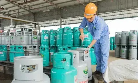 Từ hôm nay (1/2), giá gas bán lẻ tăng