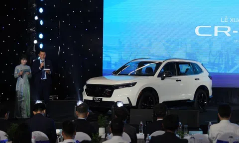 Honda CR-V hybrid lần đầu tiên được lắp ráp trong nước: ngoại hình có 1 điểm khác biệt, giá bán chưa được tiết lộ