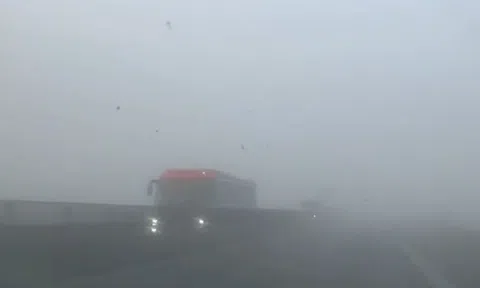 Sương mù dày đặc, tạm cấm lưu thông một số đoạn cao tốc qua Thanh Hóa - Ninh Bình