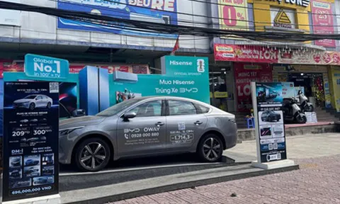 Điện máy tiếp tục "đua" giảm giá