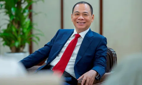 Tỷ phú Phạm Nhật Vượng tặng quà Tết