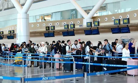 Vé máy bay khứ hồi TPHCM - Hà Nội dịp Tết: Gần 20 triệu đồng!