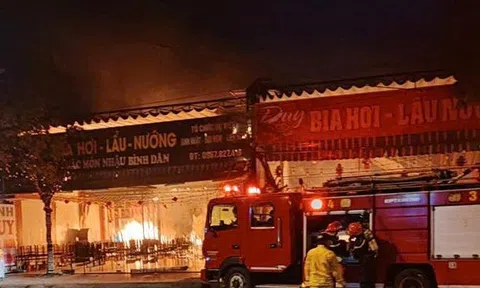 Cháy lớn tại nhà hàng, nam nhân viên trẻ tuổi mắc kẹt tử vong