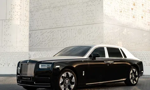 Rolls-Royce Phantom có bản khắc laser độc nhất thế giới: Hoạ tiết có thể gây hoa mắt, độ sâu vết khắc dày gần gấp đôi tờ tiền