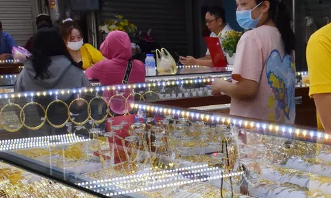 Giá vàng hôm nay 13-2: Giảm thẳng đứng