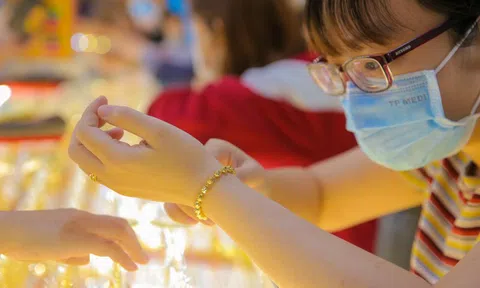 Khách giao dịch vàng từ 5 triệu đồng trở lên phải chuyển khoản