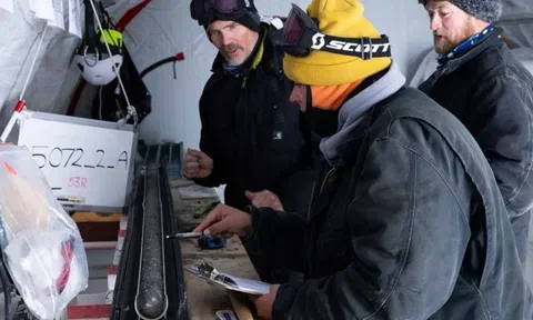 Mũi khoan phá kỷ lục ở Nam Cực chạm vào "tử huyệt" toàn cầu, tìm thấy cỗ máy thời gian độc nhất vô nhị