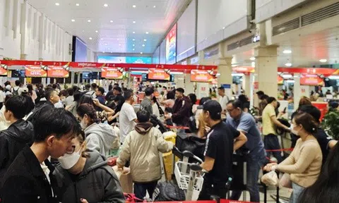 Mùng 3 Tết, vé máy bay từ Hà Nội và TPHCM vẫn thấp