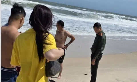 Đại úy Công an dũng cảm lao vào sóng dữ, cứu 2 cháu bé giữa biển động