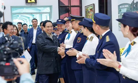 Chủ tịch VNR báo cáo với Thủ tướng về những kết quả trong công cuộc đổi mới ngành đường sắt