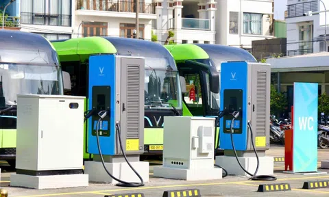 VinBus tiếp nhận 7 tuyến xe buýt điện tại TPHCM