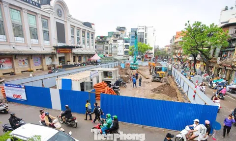 Trên công trường thi công bể nước ngầm chống ngập ở trung tâm Hà Nội