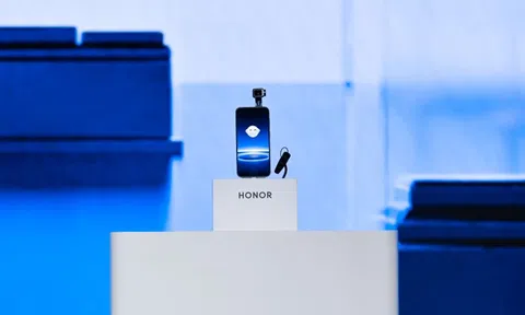 Một thương hiệu Trung Quốc vừa bất ngờ ra mắt Robot Phone - 'Loài smartphone mới' biết chuyển động như robot