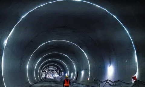 Lần đầu tiên trên thế giới: Trung Quốc để AI "chỉ tay" cho con người xây đường hầm, sai một ly đi một dặm