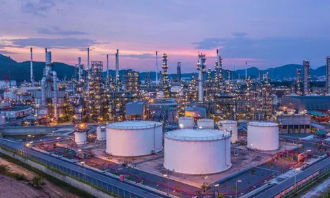 Căng thẳng Trung Đông: Một nước Đông Nam Á tuyên bố dừng xuất khẩu dầu và sản phẩm dầu mỏ