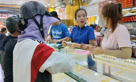 Chiều 2-3, giá vàng miếng SJC vượt 190 triệu đồng/lượng