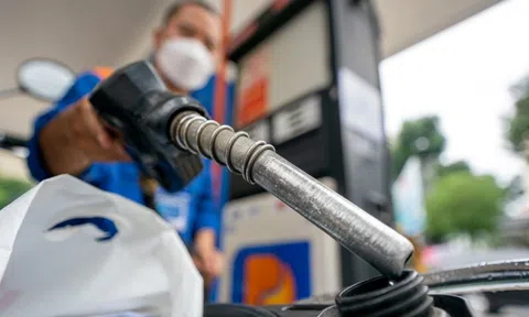 Hàng loạt 'đại gia dầu mỏ' Trung Đông dừng giao hàng, Đông Nam Á quay cuồng tìm kiếm giải pháp thay thế nguồn cung