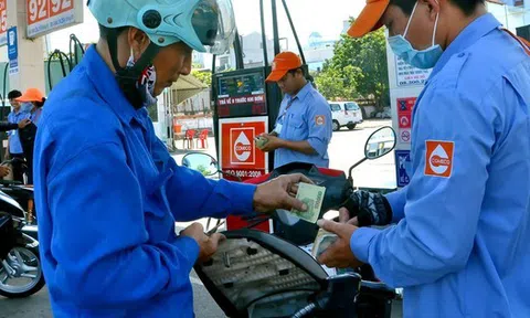 Giá xăng dầu tăng rất mạnh, có mặt hàng tăng tới hơn 7.100 đồng/lít