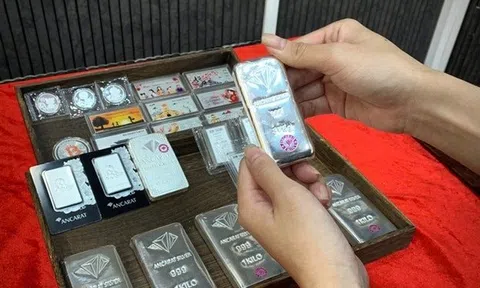 Giá bạc giảm sáng ngày 6/3