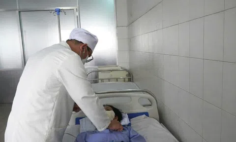 Cứu sống bệnh nhân bị ung thư vòm hầu xuất huyết ồ ạt