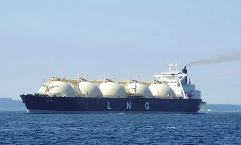 Giá gas rục rịch tăng, điện khí LNG lo rủi ro nguồn cung vì chiến sự