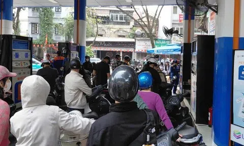 Giá xăng dầu tăng, Công an TPHCM khuyến cáo người dân