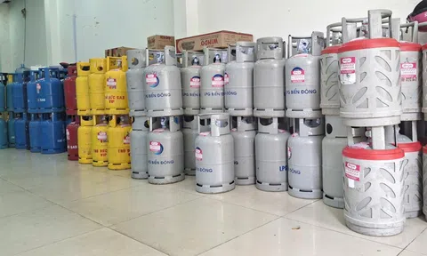 Vừa tăng 40.000 đồng/bình 12 kg, giá gas có thể tăng tiếp 70.000 đồng