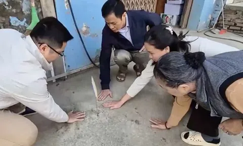 Khoảnh vỉa hè ở Hà Nội nóng bất thường trên 40 độ C