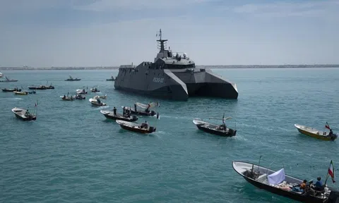 Không chỉ tàu thuyền, một thứ quan trọng khác đang âm thầm “trốn thoát” khỏi eo biển Hormuz