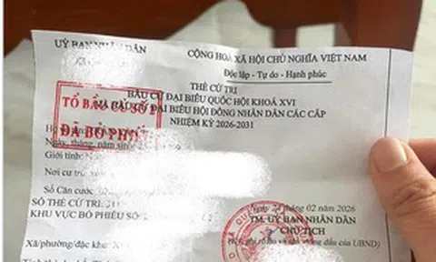 Cảnh báo rủi ro khó lường khi đăng ảnh thẻ cử tri lên mạng xã hội