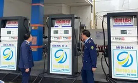 Một doanh nghiệp bị phạt vì bán xăng dầu với giá cao hơn quy định