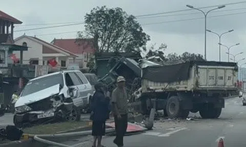 Ba xe ô tô tông liên hoàn, tài xế xe tải tử vong trong cabin