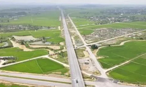 Cao tốc Bắc Nam qua Hà Tĩnh bị hỏng khe co giãn