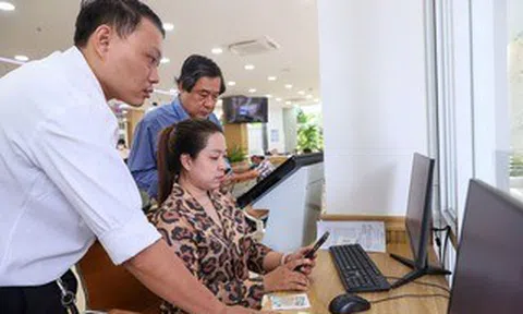 Công chức xin thôi việc được đề xuất hỗ trợ thế nào?