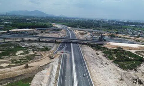 TPHCM thúc tiến độ các dự án kết nối sân bay Long Thành