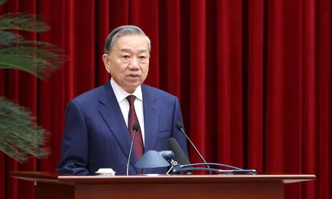 Nhiều văn kiện, nghị quyết quan trọng được thông qua tại Hội nghị Trung ương lần thứ 2