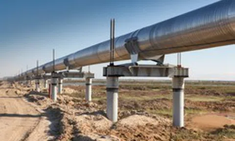 Đúng lúc thế giới ‘khát’ dầu, Mỹ nới lỏng trừng phạt, 40% năng lực xuất khẩu dầu của Nga lại bị đình trệ - chuyện gì xảy ra?