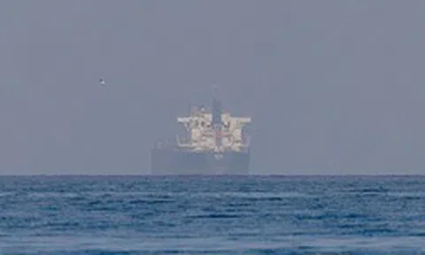 Iran vừa báo tin vui từ eo biển Hormuz