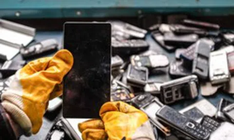 Bới rác tìm vàng: Khi những chiếc điện thoại nát bỗng hóa "tài sản chiến lược" nhờ cơn khát chip AI