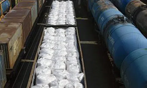 Siết xuất khẩu mặt hàng nuôi sống cả thế giới, Nga 'đánh tiếng' với Mỹ: Hoặc nới trừng phạt, hoặc không còn hàng để dùng