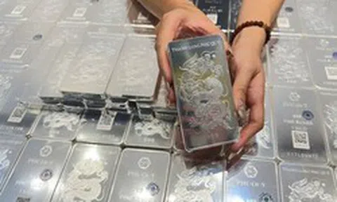 Giá bạc thỏi tăng 3 triệu đồng/kg