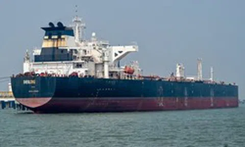 Tối nay, dầu tăng vọt 10%