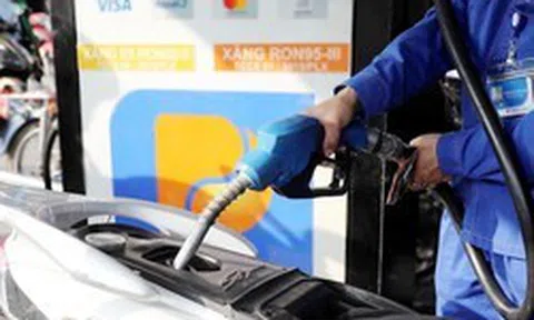 Bộ Tài chính đề xuất tiếp tục giảm thuế nhập khẩu mặt hàng xăng dầu về 0% đến giữa năm 2026